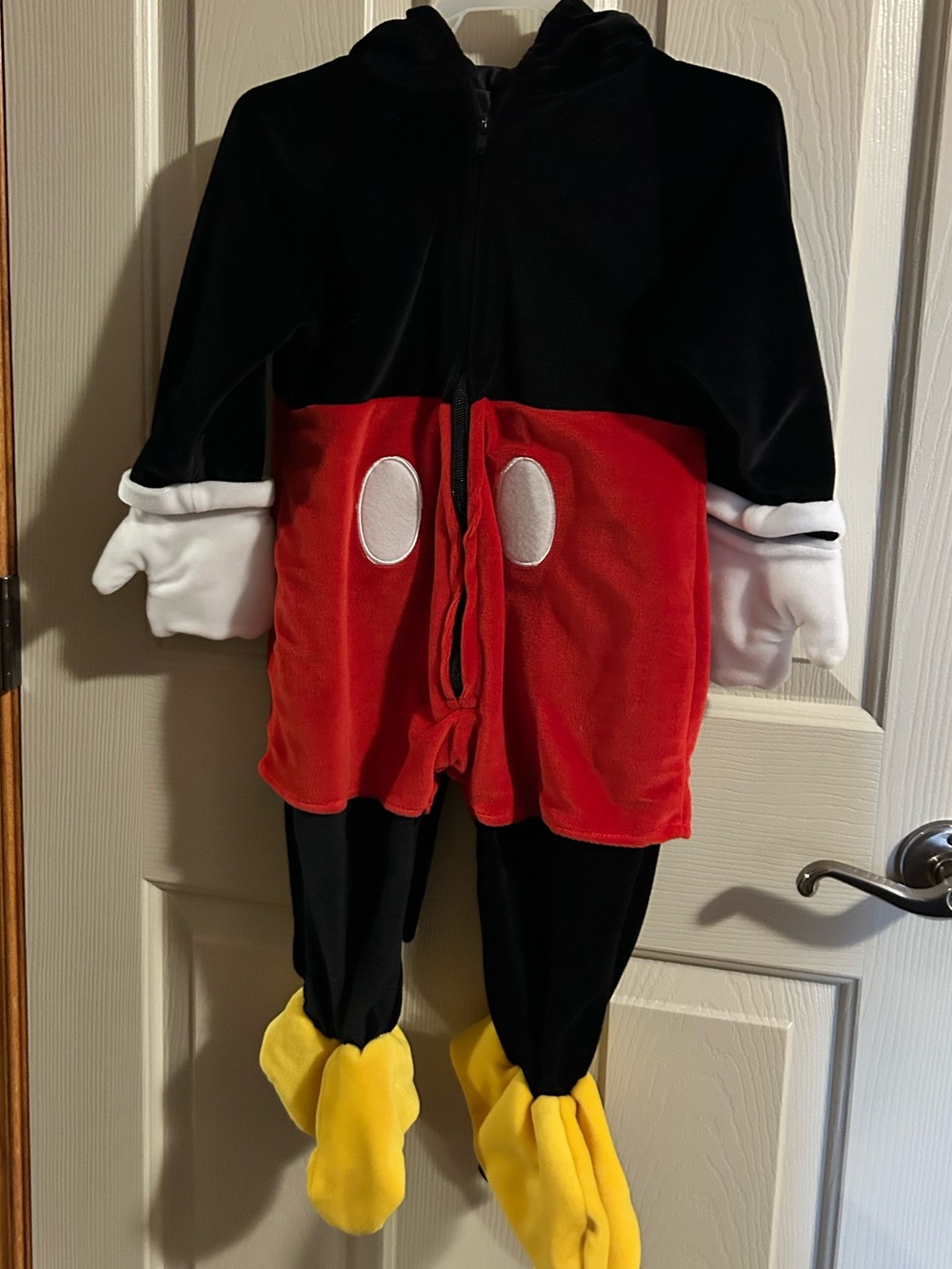 Vintage Disney Store Mickey Mouse
Mouse Costume Size 18-24 Months
